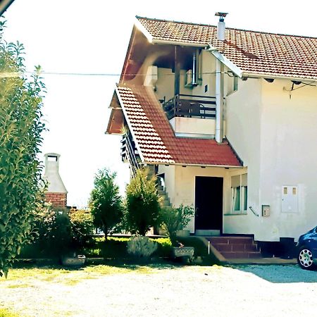 Apartman Petra Zabok Exterior foto